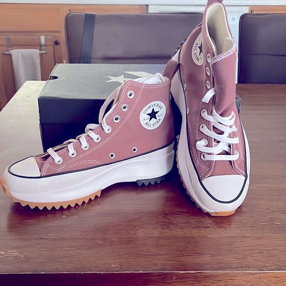 Run Star Hike Converse- Size 7 (M) 8.5(W) Fun spring color Pale Pink. - Picture 1 of 1